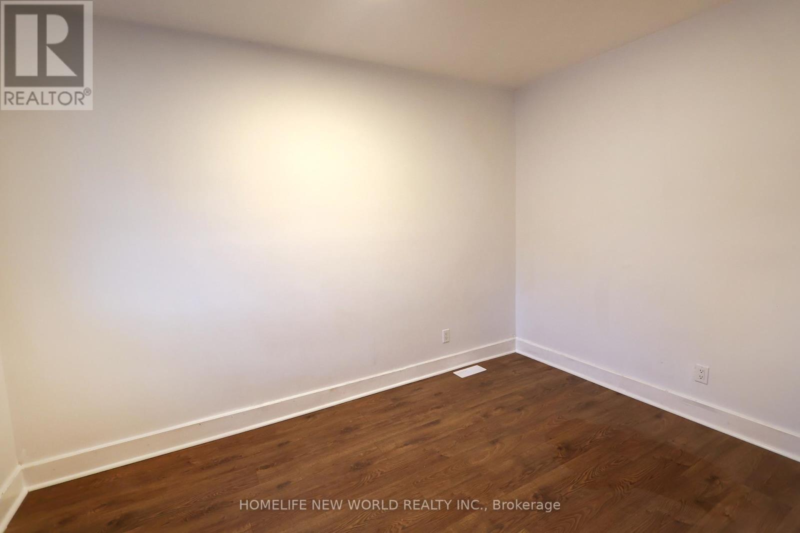 32 Pendeen Avenue, Toronto, Ontario  M6N 2P3 - Photo 9 - W13074142