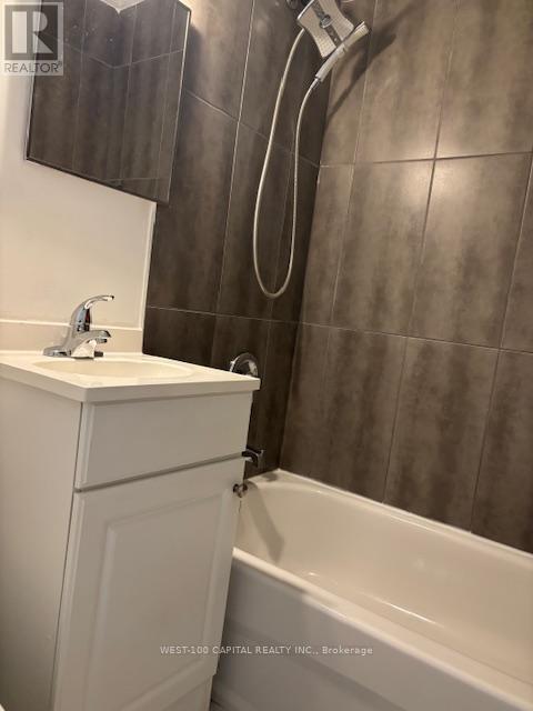 4 - 2544 Eglinton Avenue W, Toronto, Ontario  M6M 1T1 - Photo 3 - W13074150