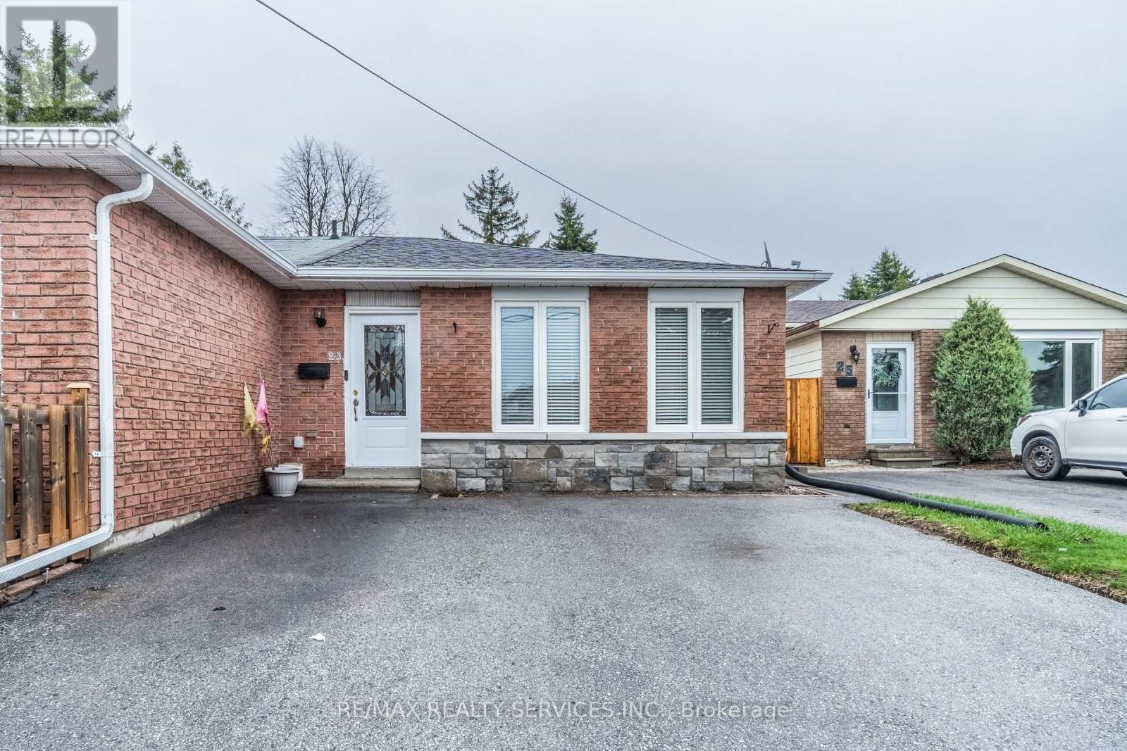 23 Dawson Road, Orangeville, Ontario  L9W 3T9 - Photo 2 - W13074160