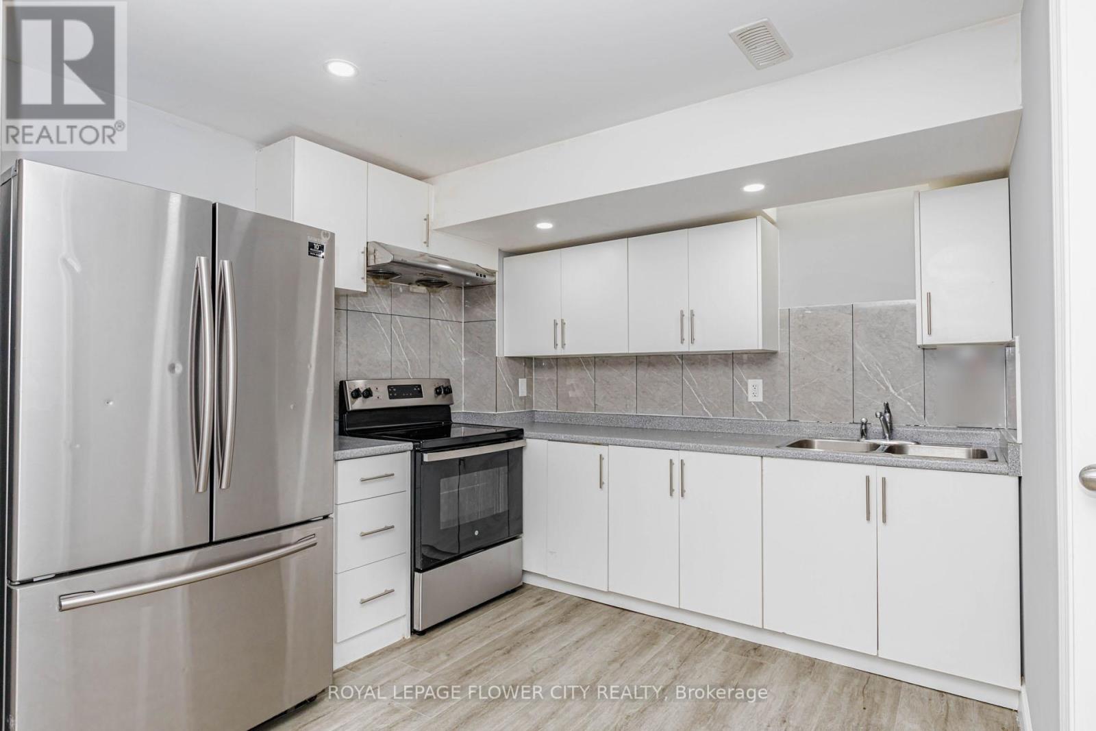 57 Dotchson Avenue, Caledon, Ontario  L7C 4G7 - Photo 35 - W13074162