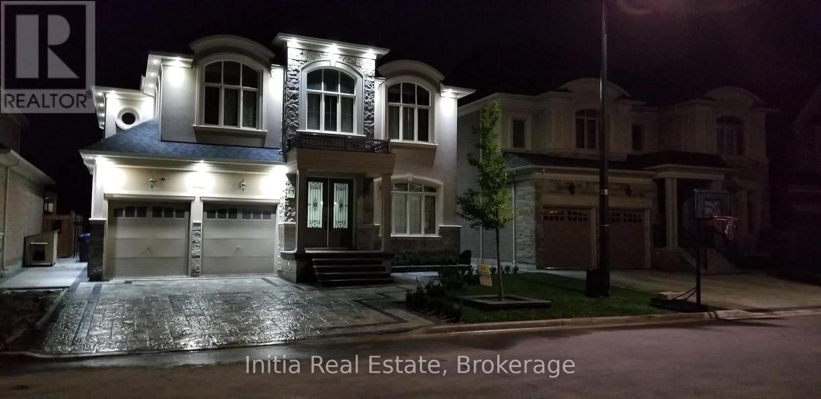 12 Erintown Crescent S, Brampton, Ontario  L6P 4H2 - Photo 2 - W13074186