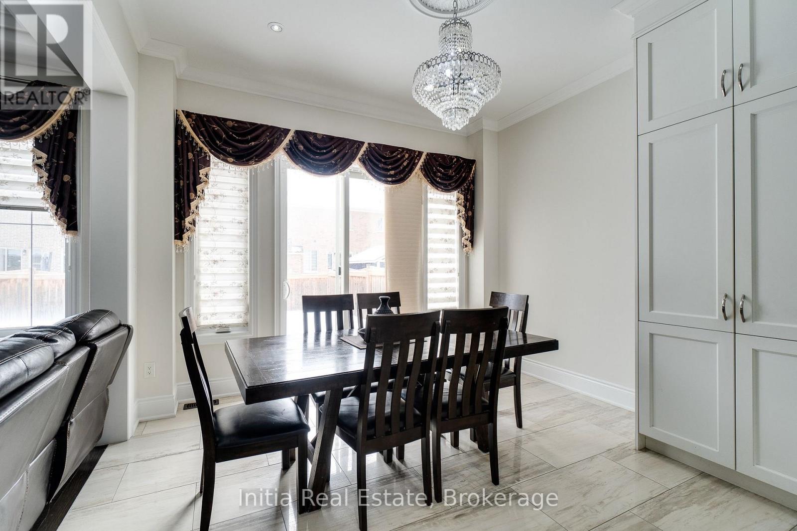 12 Erintown Crescent S, Brampton, Ontario  L6P 4H2 - Photo 20 - W13074186