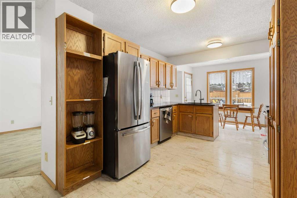 132 Scenic Cove Circle NW, Calgary, Alberta  T3L 1M9 - Photo 13 - A2284377