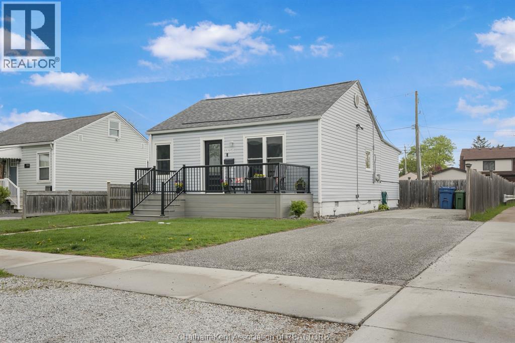 1654 Aubin Road, Windsor, Ontario  N8Y 4G4 - Photo 3 - 26009820