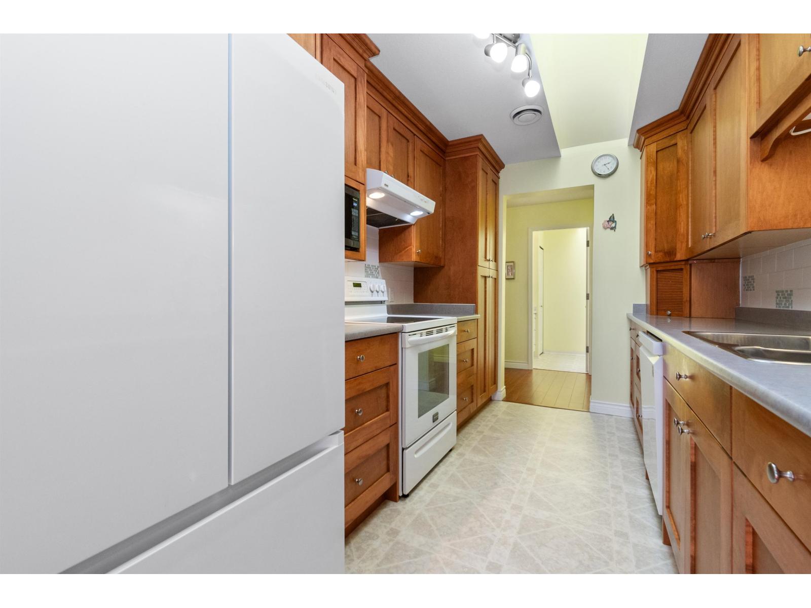 401 9175 Edward Street, Chilliwack Proper West, Chilliwack, British Columbia  V2P 4C5 - Photo 3 - R3117718