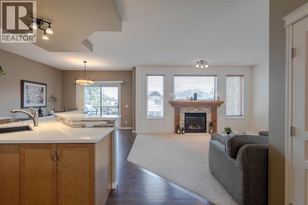 74 Valley Crest Rise Nw, Calgary, Alberta  T3B 5Y9 - Photo 6 - A2305954