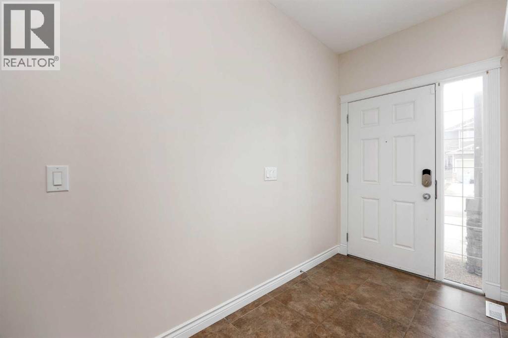 152 Blue Jay Road, Fort Mcmurray, Alberta  T9K 0L7 - Photo 3 - A2307120