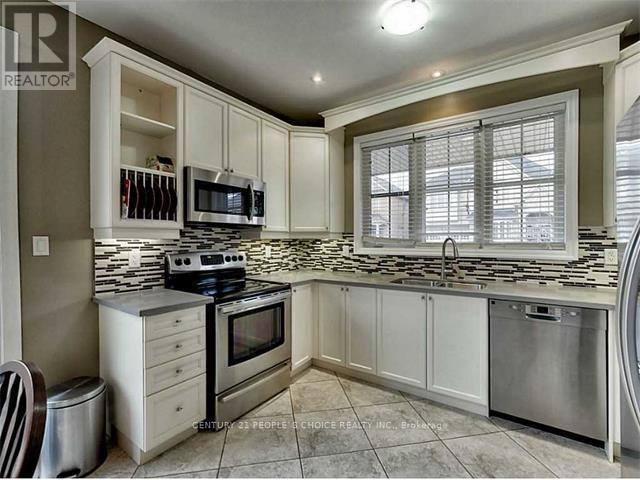 45 Montreal Circle, Hamilton, Ontario  L8E 0E1 - Photo 3 - X13074116
