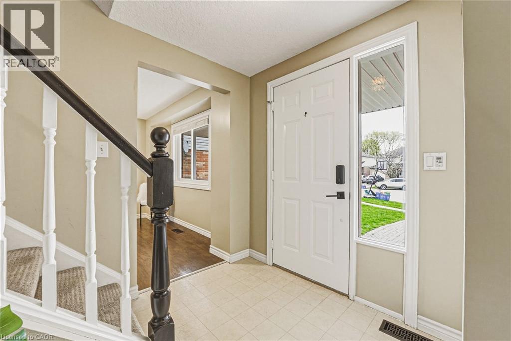 40 Merlene Court, Cambridge, Ontario  N3C 4G1 - Photo 3 - 40826058