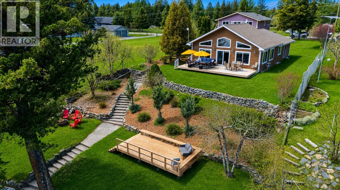 398 Currie Road, Baynes Lake, British Columbia  V0B 1T4 - Photo 2 - 10384878