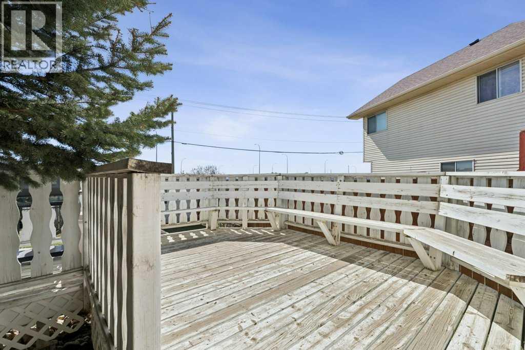 52 Martinglen Mews Ne, Calgary, Alberta  T3J 3N3 - Photo 24 - A2306491