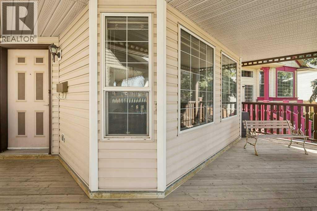 52 Martinglen Mews Ne, Calgary, Alberta  T3J 3N3 - Photo 3 - A2306491