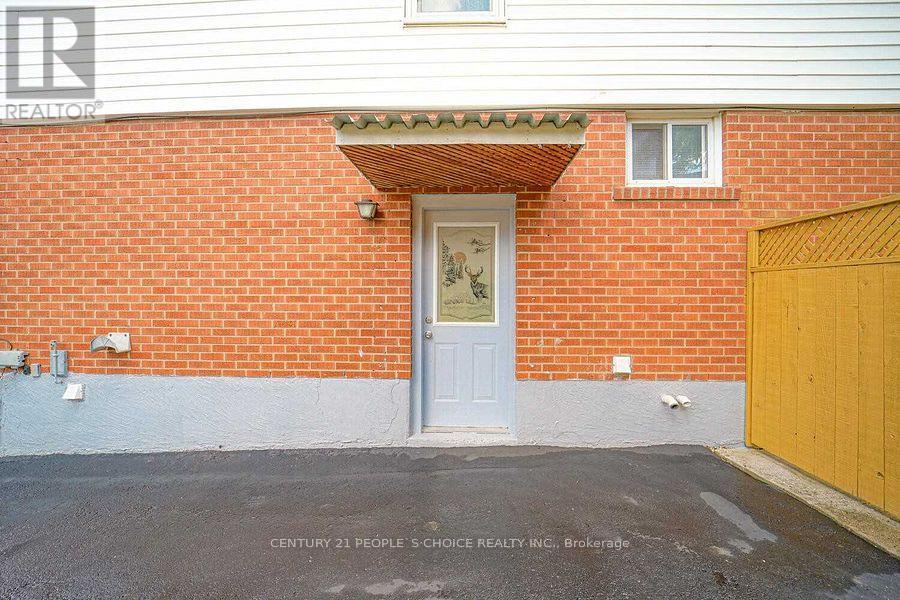 Bsmt - 20 Ardglen Drive, Brampton, Ontario  L6W 1V2 - Photo 2 - W13073970