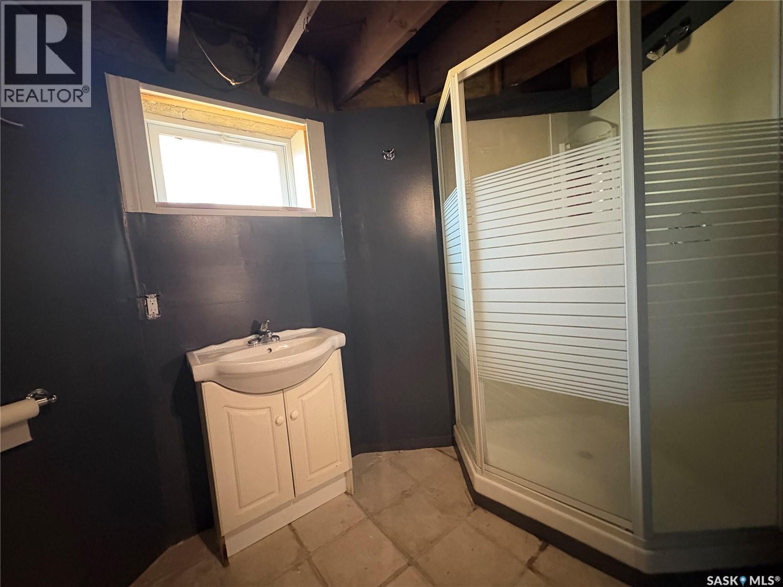 112 1st Avenue, Vibank, Saskatchewan  S0G 4Y0 - Photo 57 - SK033298
