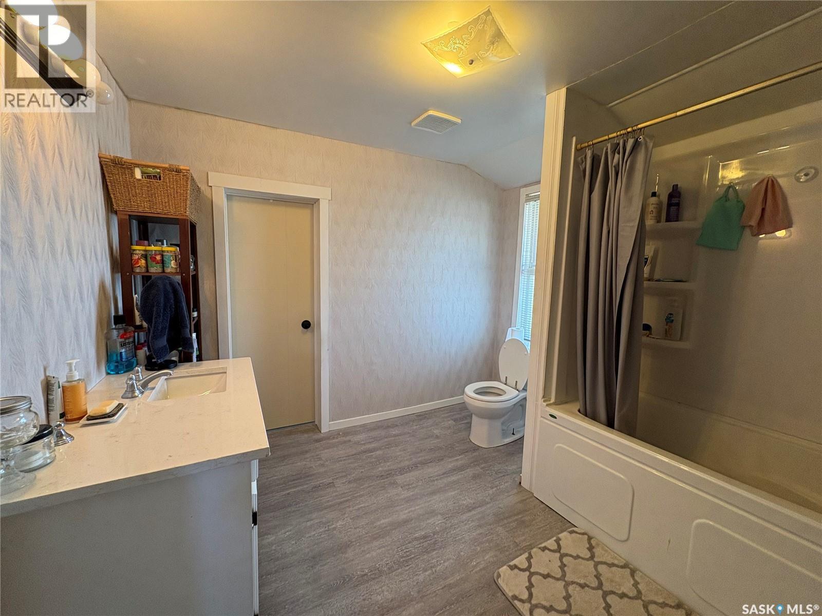112 1st Avenue, Vibank, Saskatchewan  S0G 4Y0 - Photo 44 - SK033298