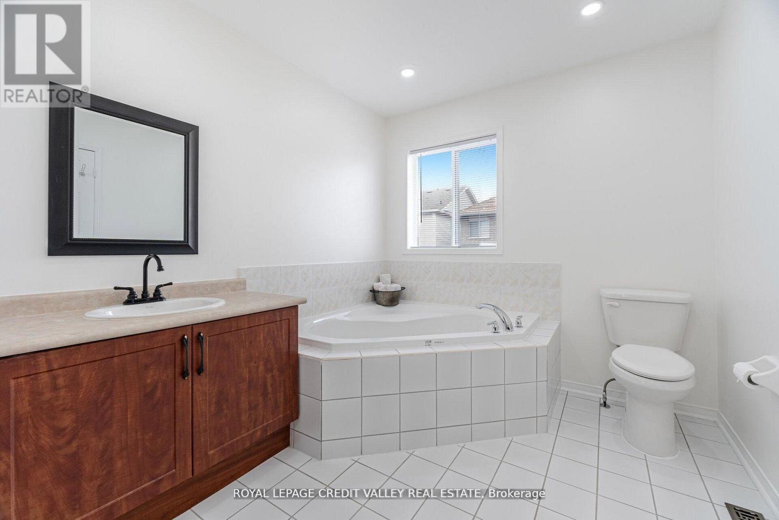 12 Greenhalf Drive, Ajax, Ontario  L1S 7N6 - Photo 24 - E13074252
