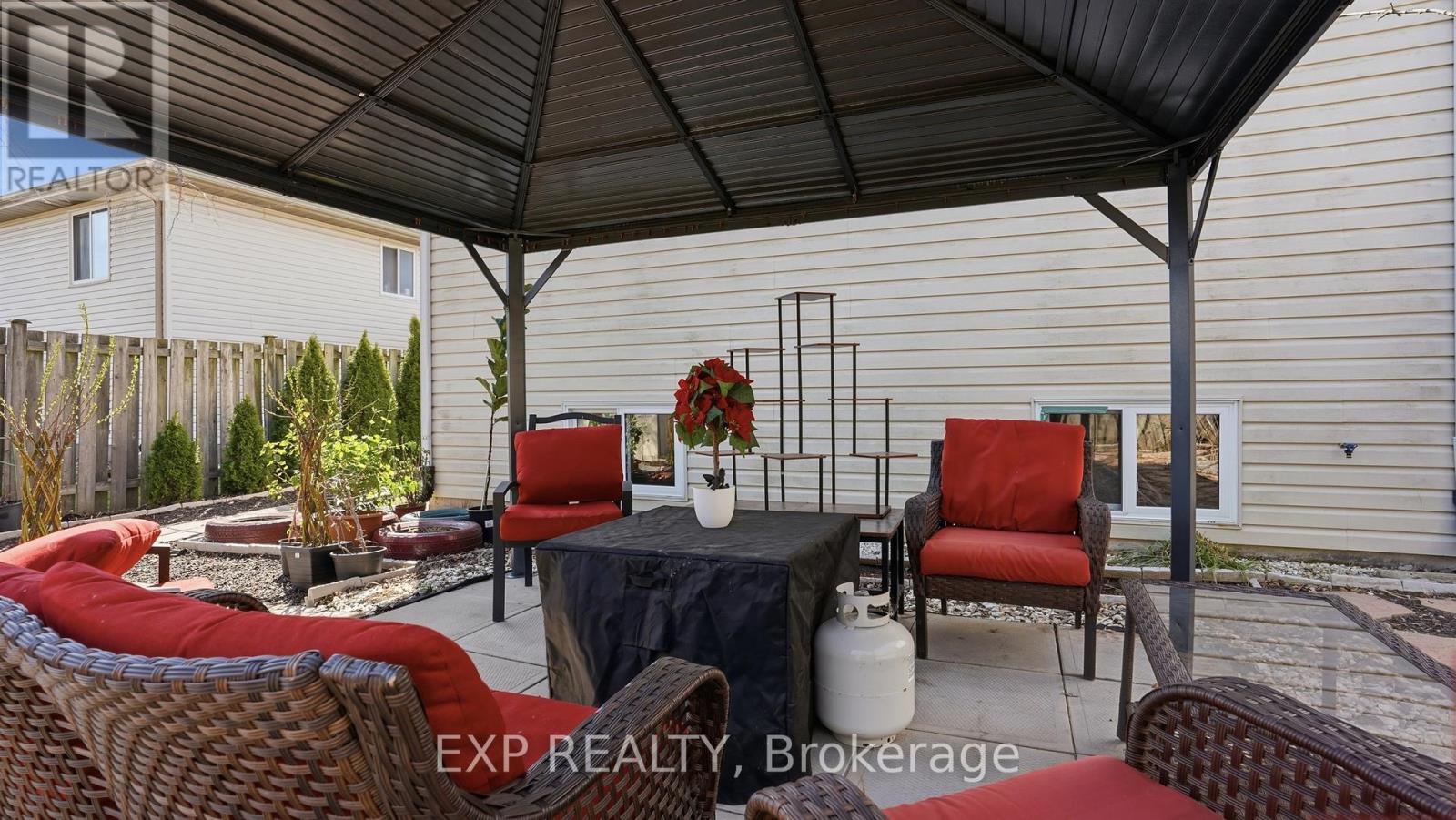 8195 Woodsview Crescent, Niagara Falls, Ontario  L2H 3G1 - Photo 35 - X12979658