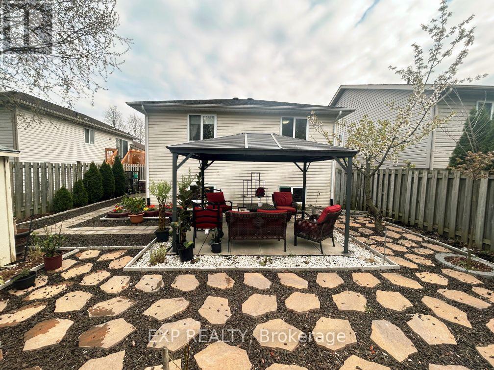 8195 Woodsview Crescent, Niagara Falls, Ontario  L2H 3G1 - Photo 43 - X12979658