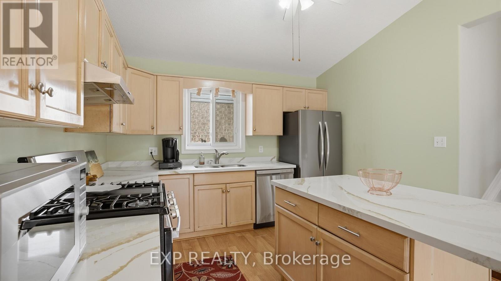 8195 Woodsview Crescent, Niagara Falls, Ontario  L2H 3G1 - Photo 6 - X12979658