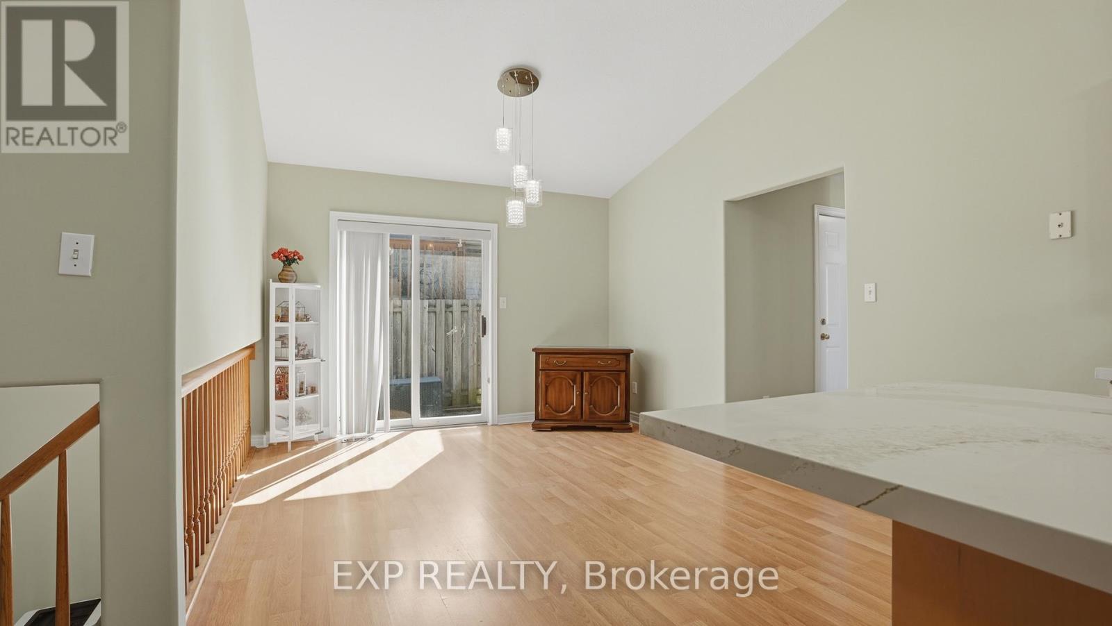 8195 Woodsview Crescent, Niagara Falls, Ontario  L2H 3G1 - Photo 7 - X12979658
