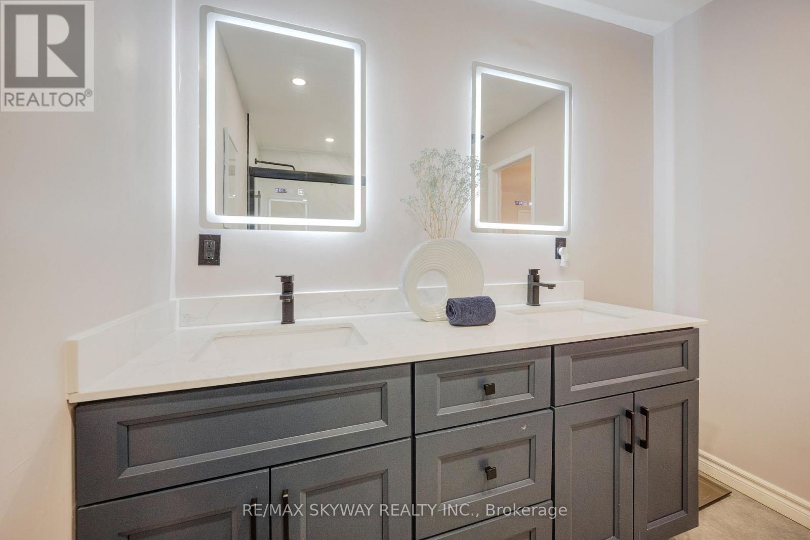 44 - 1485 Torrington Drive, Mississauga, Ontario  L5V 1Y3 - Photo 24 - W13074240