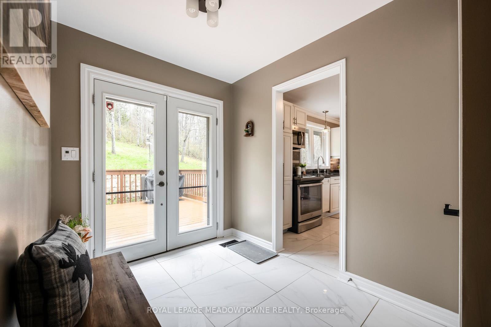 15585 Clayhill Road, Halton Hills, Ontario  L7G 4S8 - Photo 15 - W13074242