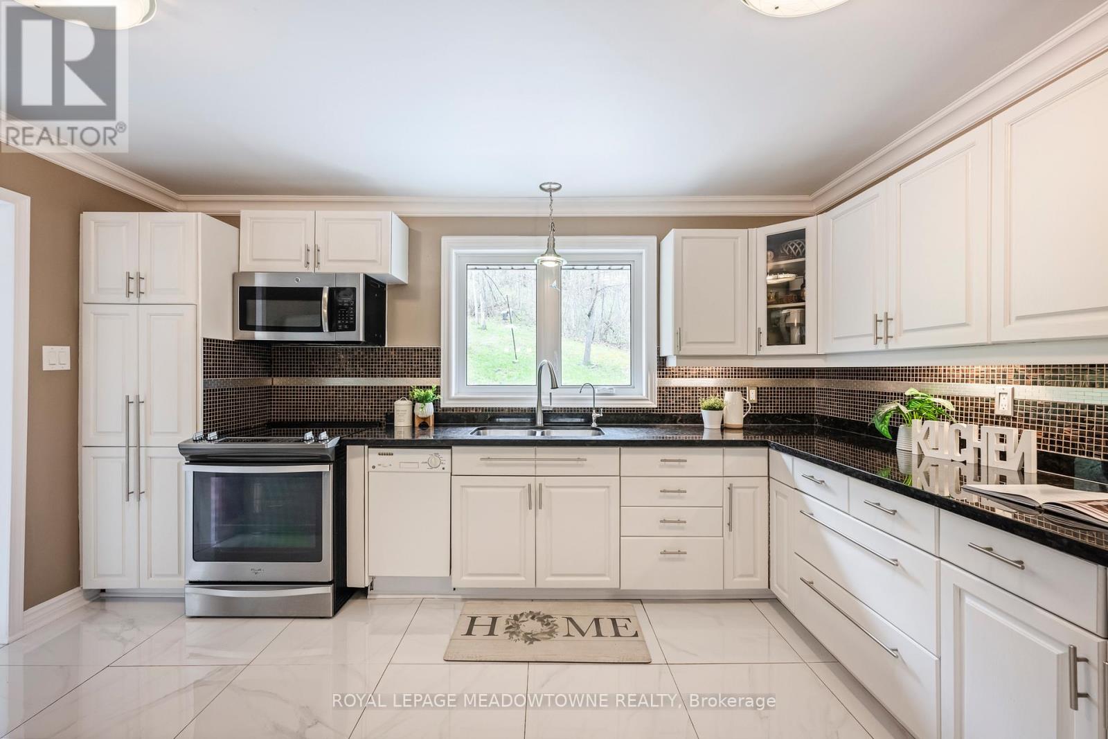 15585 Clayhill Road, Halton Hills, Ontario  L7G 4S8 - Photo 17 - W13074242