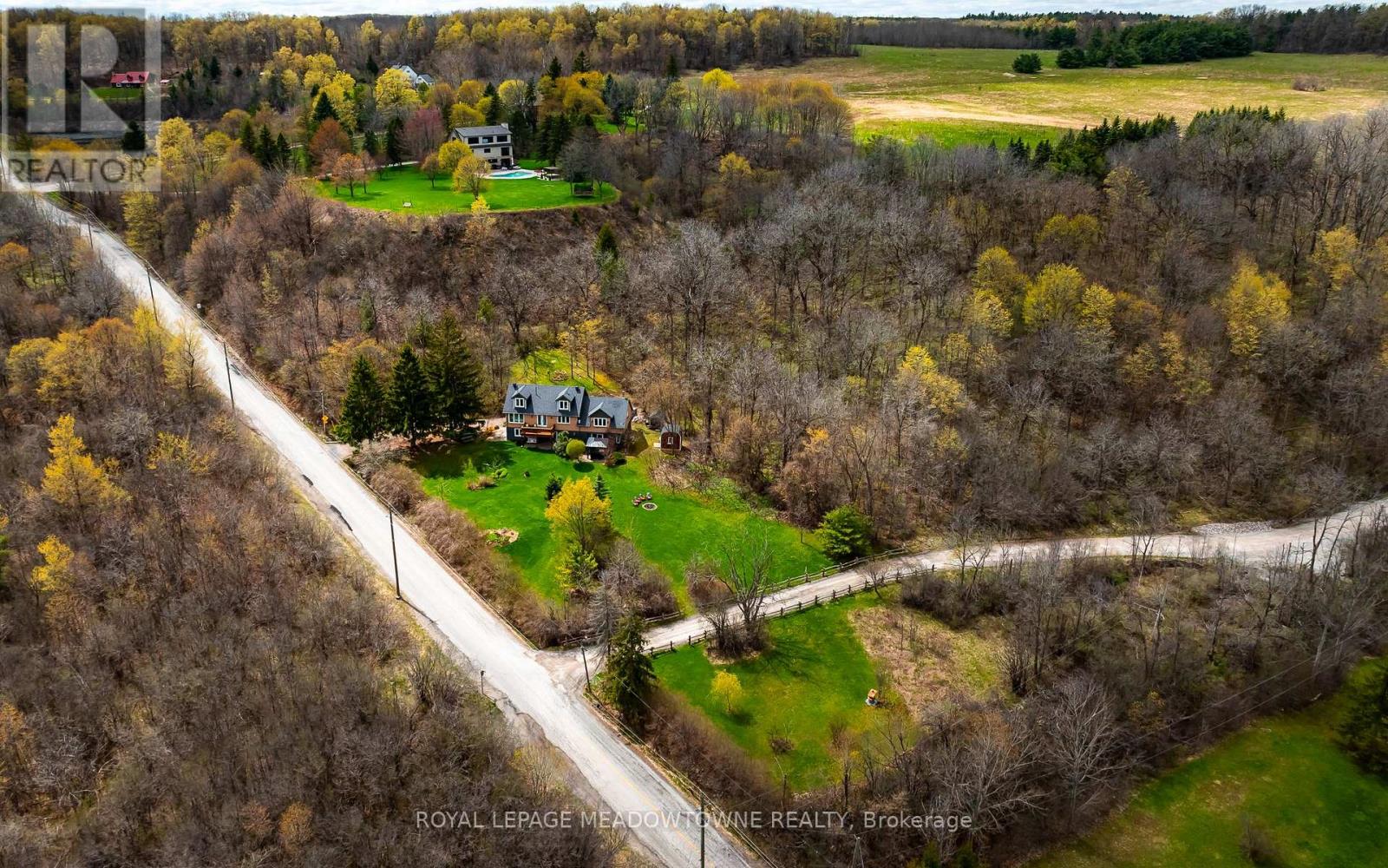 15585 Clayhill Road, Halton Hills, Ontario  L7G 4S8 - Photo 2 - W13074242