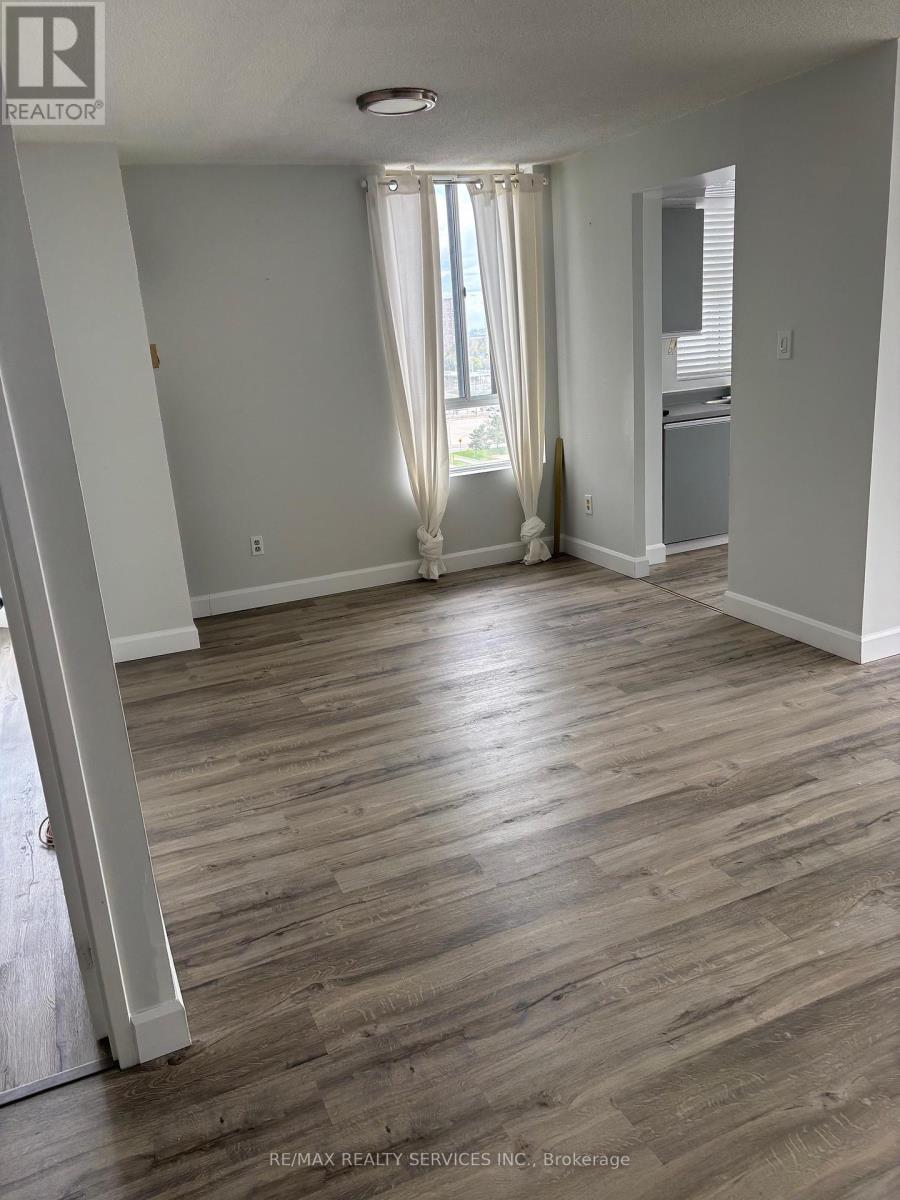1006 - 26 Hanover Road, Brampton, Ontario  L6S 4T2 - Photo 5 - W13074260