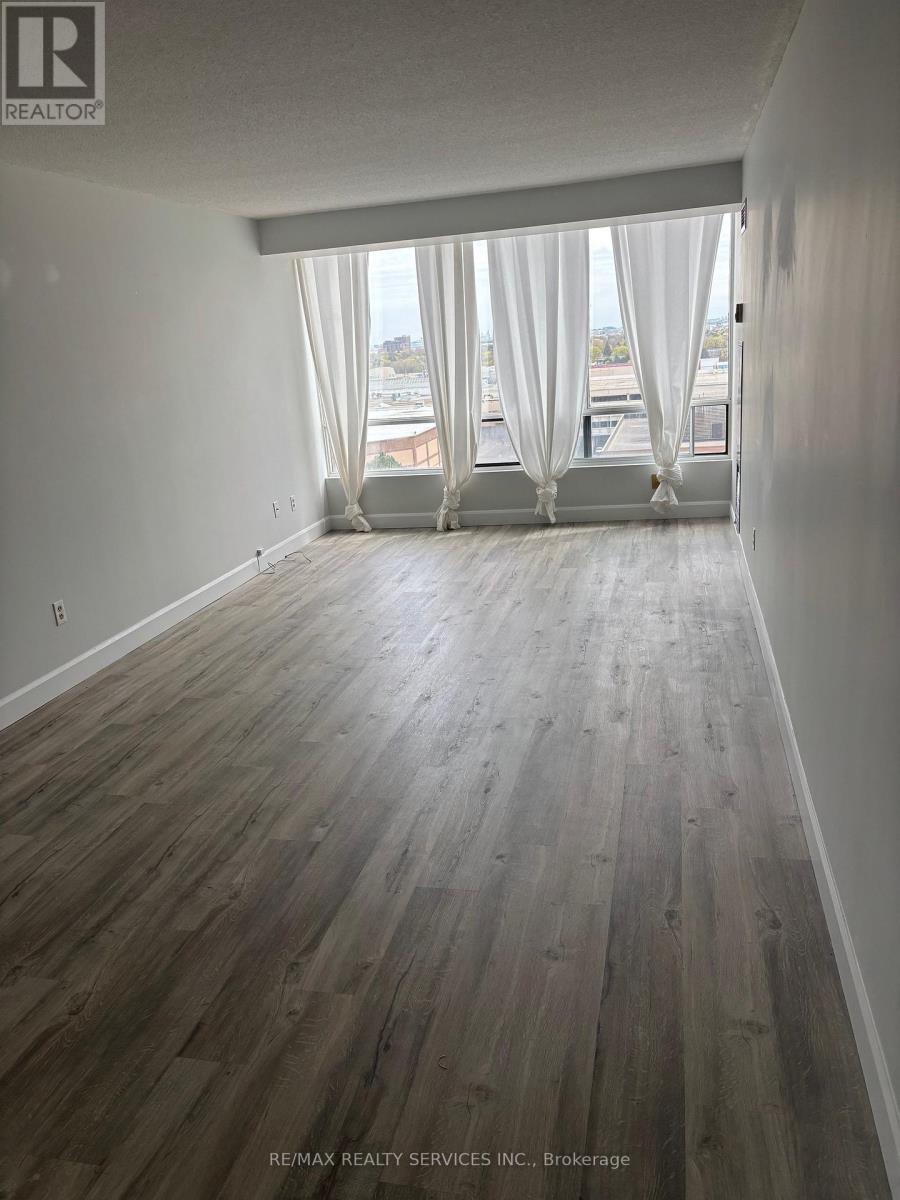 1006 - 26 Hanover Road, Brampton, Ontario  L6S 4T2 - Photo 6 - W13074260