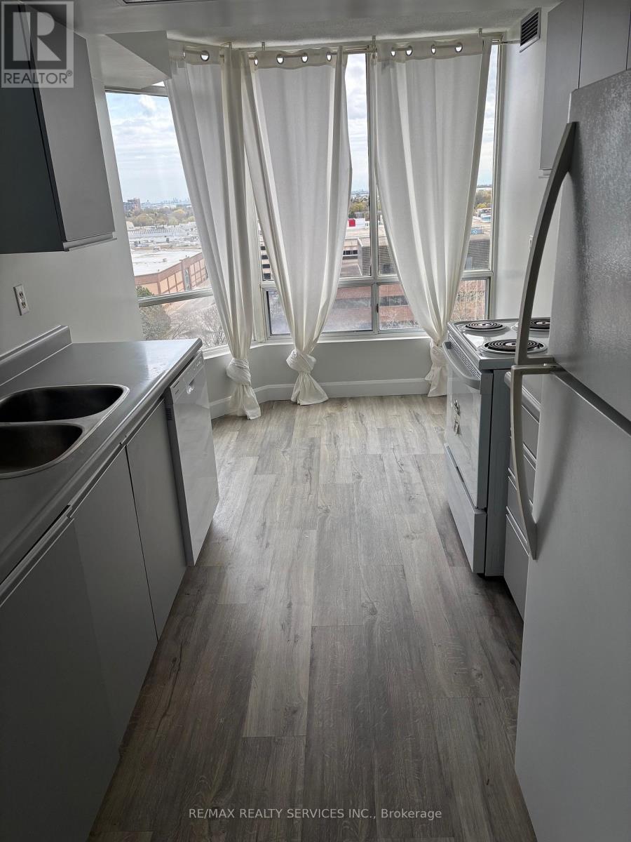 1006 - 26 Hanover Road, Brampton, Ontario  L6S 4T2 - Photo 7 - W13074260