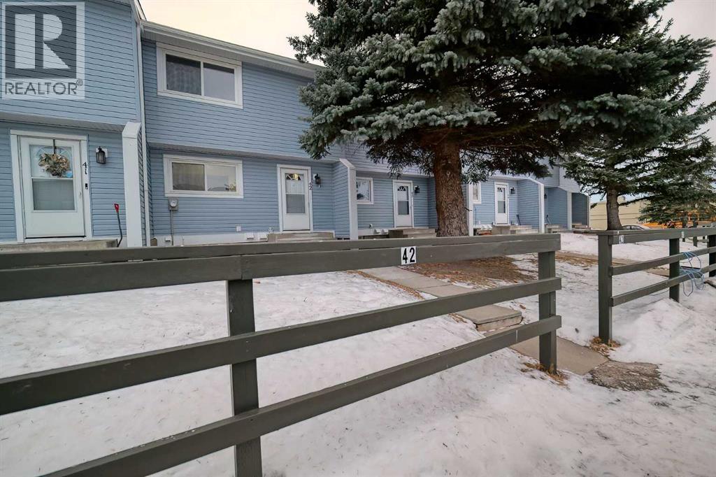42, 195 Manora Place Ne, Calgary, Alberta  T2A 5J8 - Photo 1 - A2278402