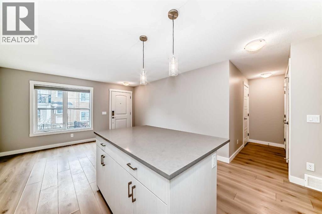 647 Cranbrook Walk Se, Calgary, Alberta  T3M 2V5 - Photo 10 - A2301049
