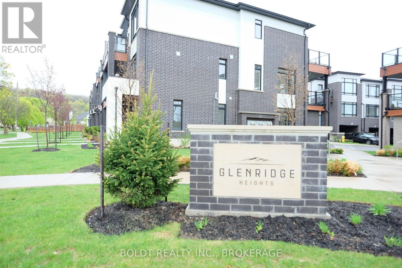 4 Sidney Rose Common, St. Catharines, Ontario  L2T 0B3 - Photo 1 - X13074314