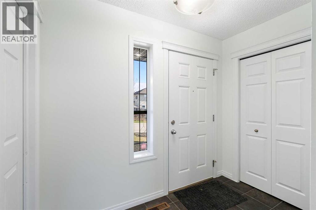 231 Hawkmere Road, Chestermere, Alberta  T1X 1T5 - Photo 3 - A2303651