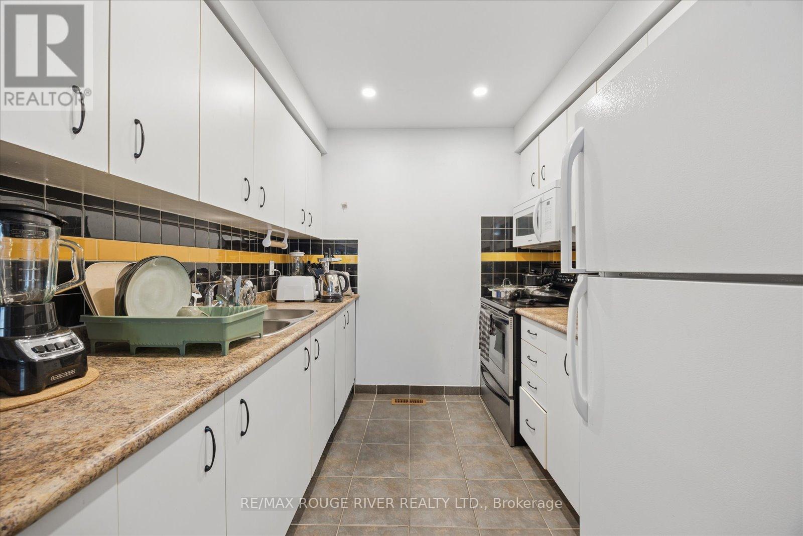 79 Broadlands Crescent, Clarington, Ontario  L1E 1R5 - Photo 5 - E13074300