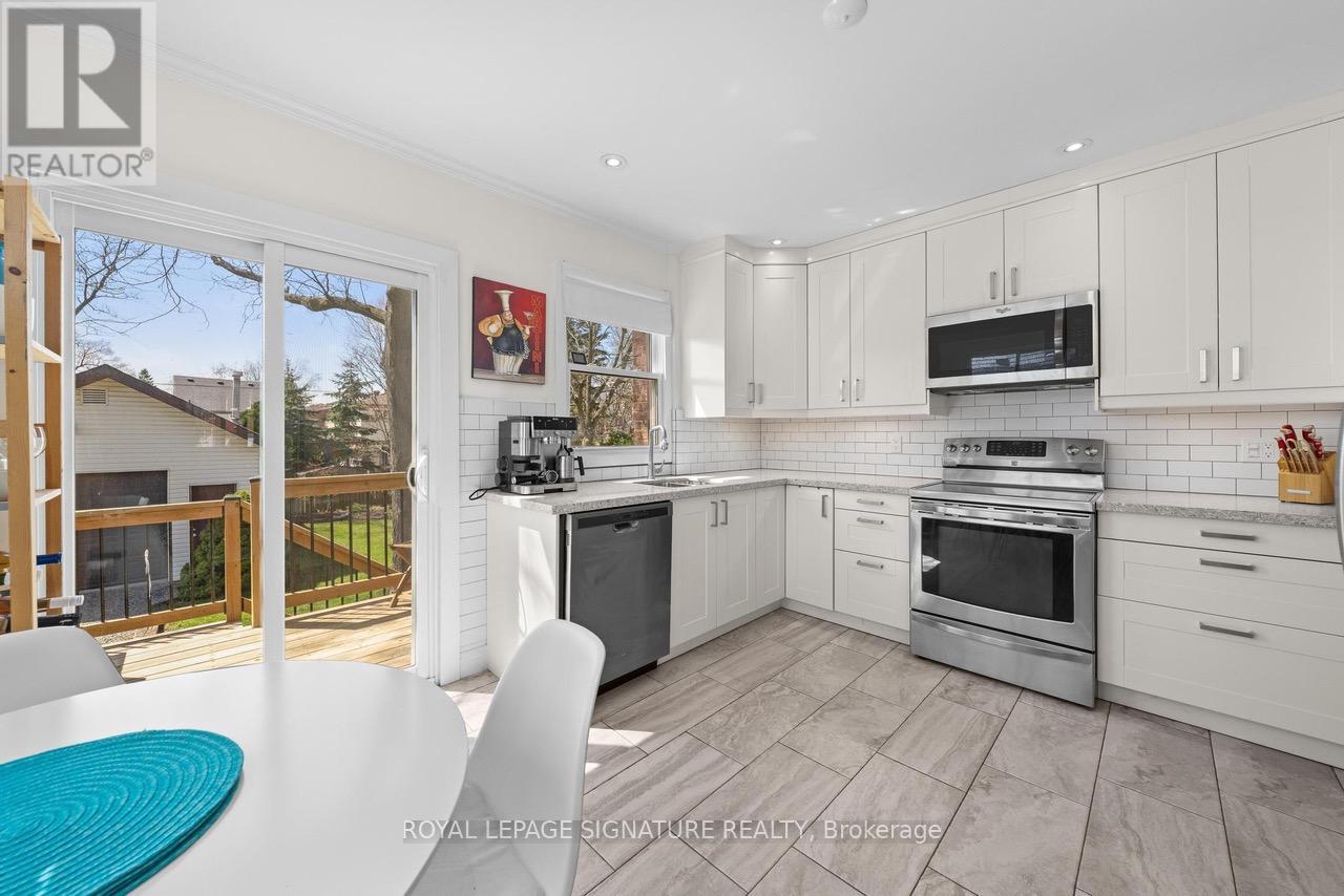 8 WOLCOTT AVENUE, Toronto, Ontario