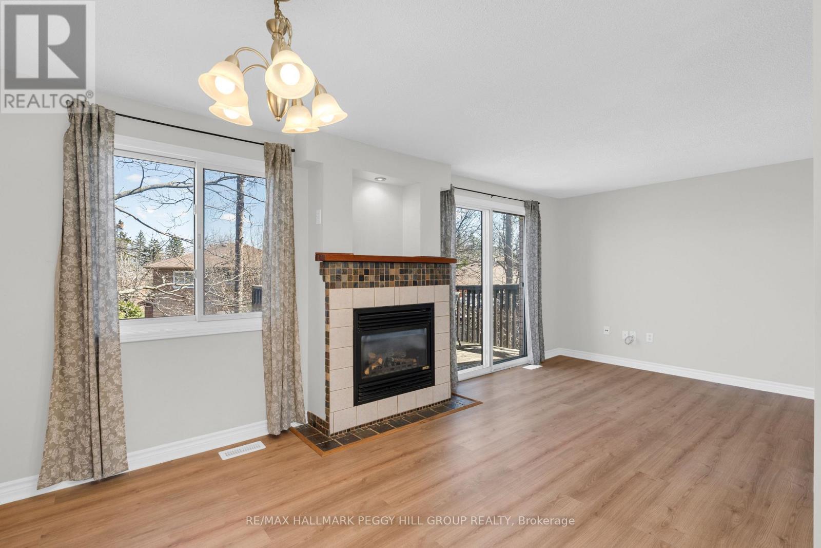 24 Geddes Crescent, Barrie, Ontario  L4N 7B2 - Photo 3 - S13074336