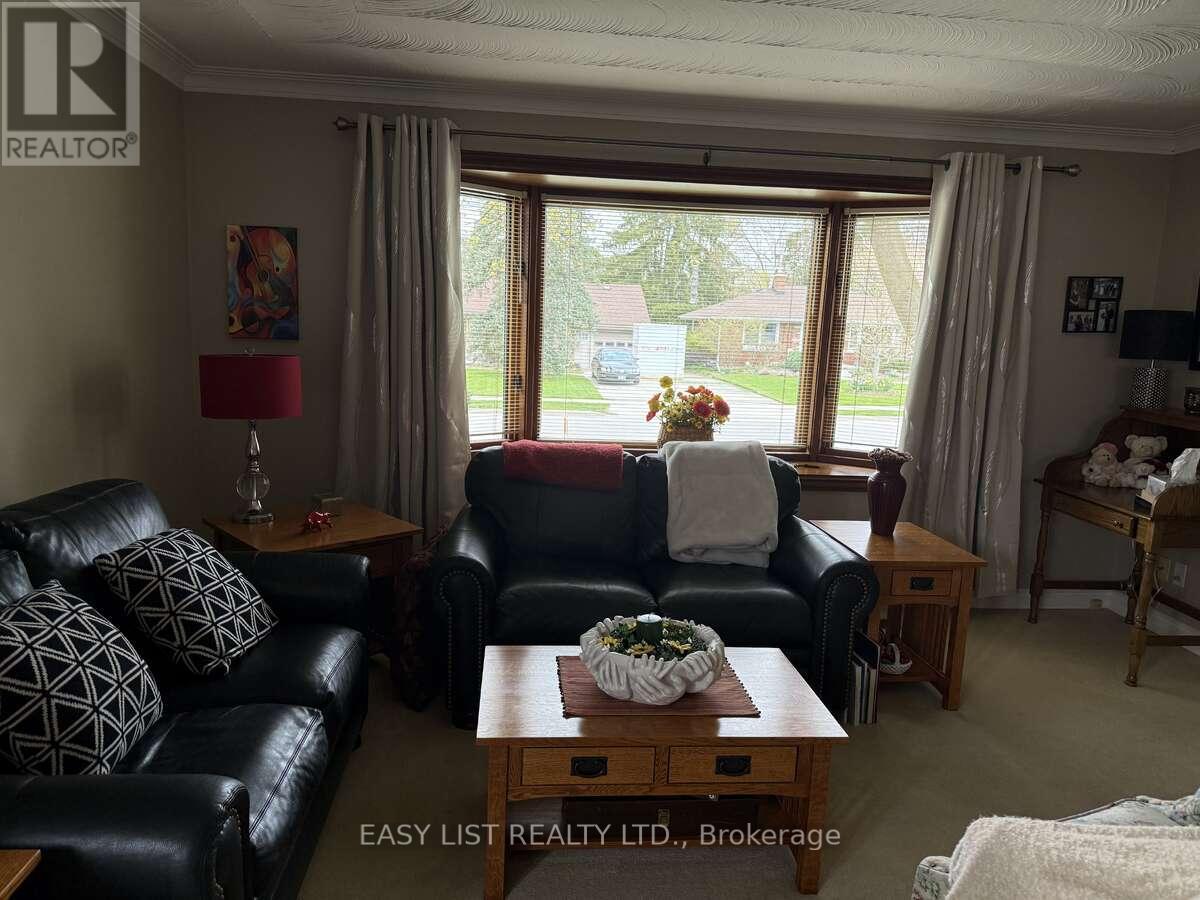 92 Dean Avenue, Guelph, Ontario  N1G 1L6 - Photo 6 - X12932860