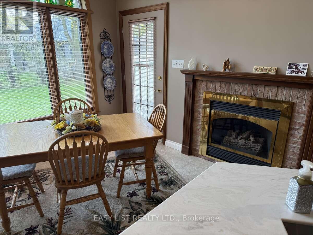 92 Dean Avenue, Guelph, Ontario  N1G 1L6 - Photo 4 - X12932860