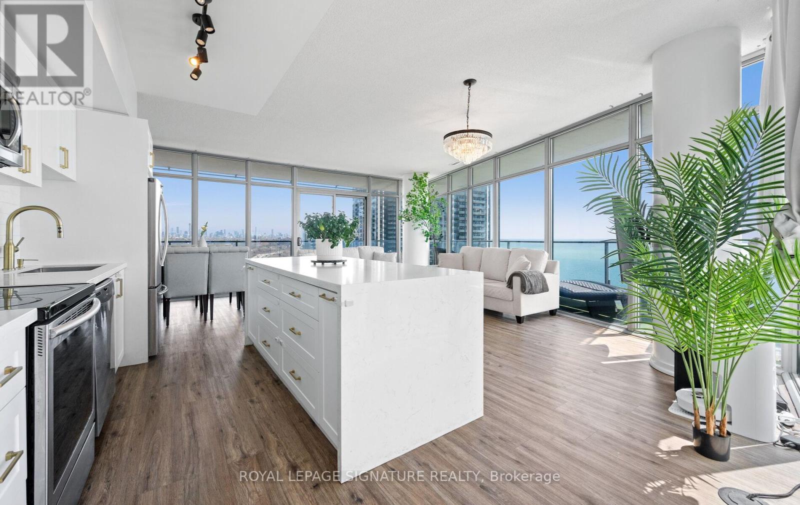 1704 - 103 The Queensway Avenue, Toronto, Ontario  M6S 5B3 - Photo 10 - W13074340