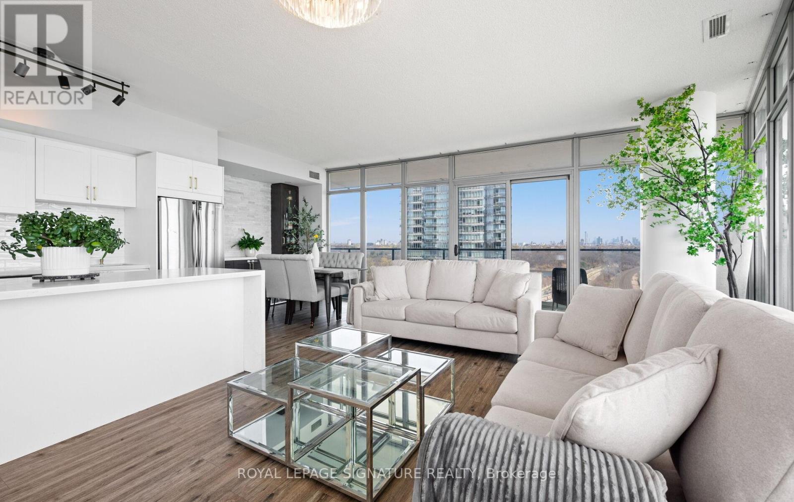1704 - 103 The Queensway Avenue, Toronto, Ontario  M6S 5B3 - Photo 11 - W13074340