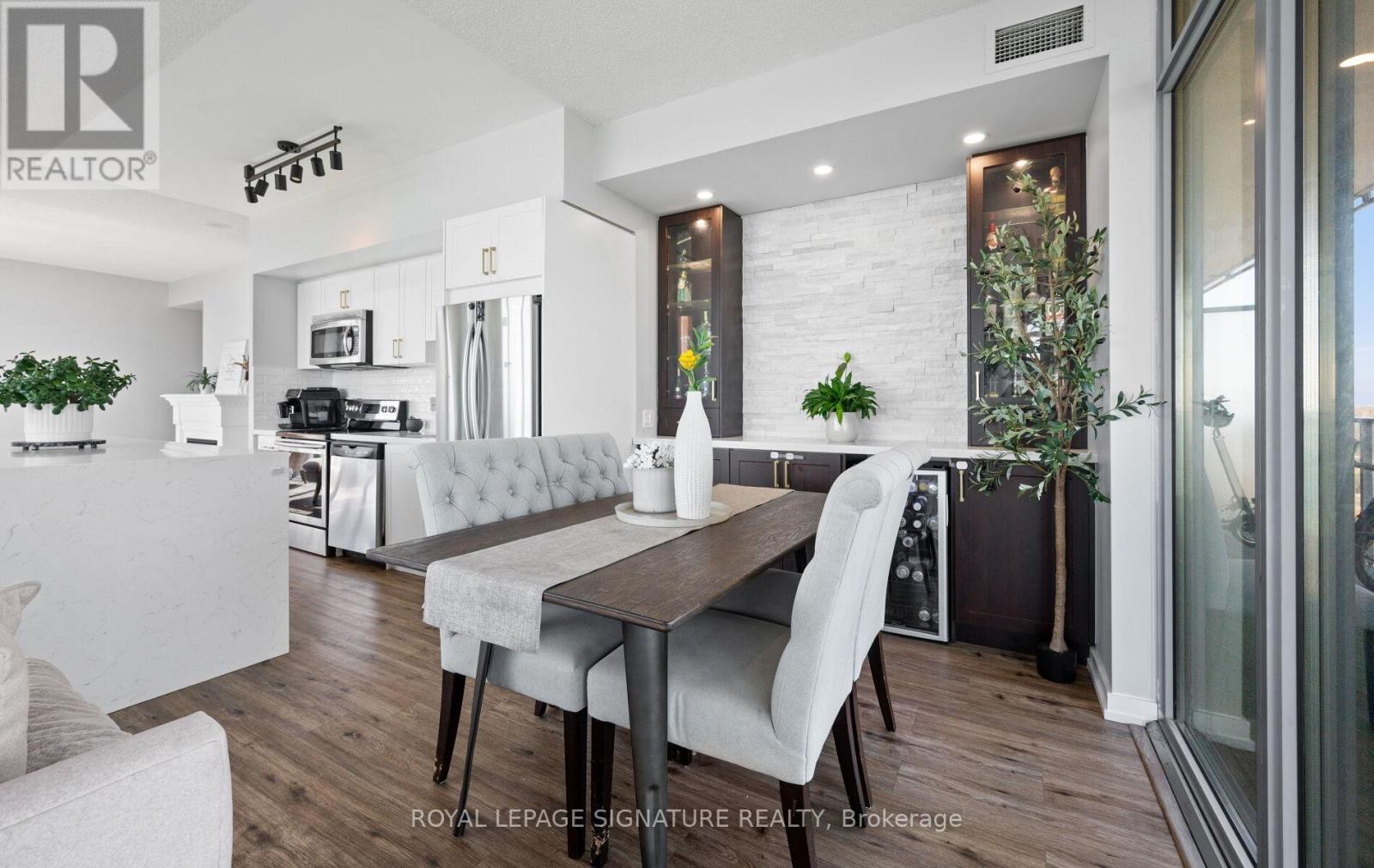 1704 - 103 The Queensway Avenue, Toronto, Ontario  M6S 5B3 - Photo 13 - W13074340