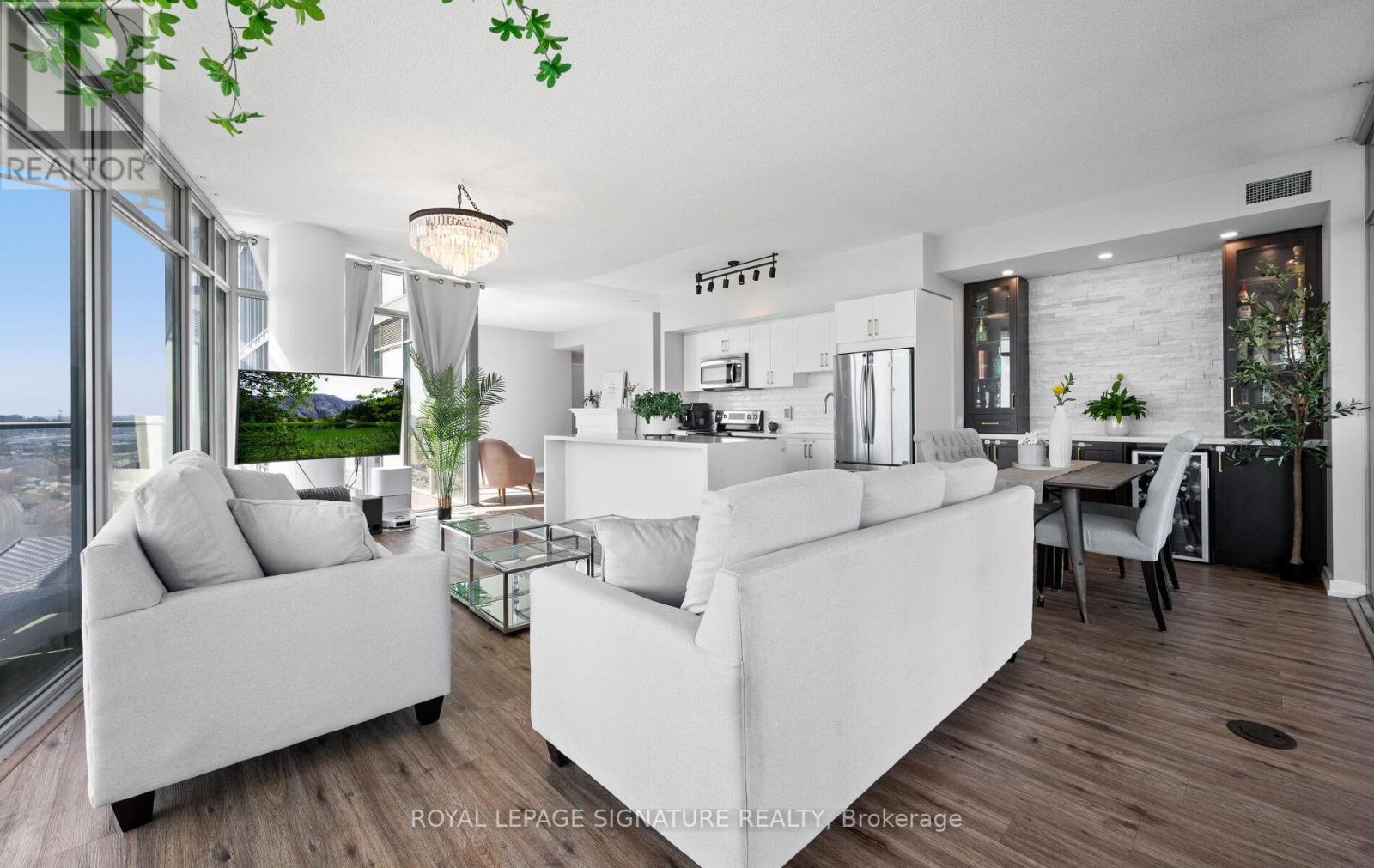 1704 - 103 The Queensway Avenue, Toronto, Ontario  M6S 5B3 - Photo 14 - W13074340
