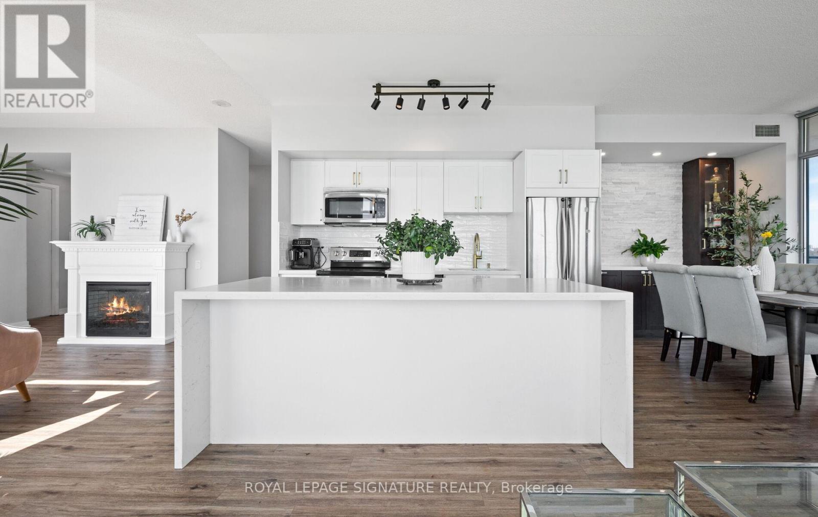1704 - 103 The Queensway Avenue, Toronto, Ontario  M6S 5B3 - Photo 18 - W13074340