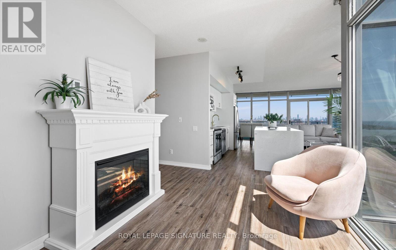 1704 - 103 The Queensway Avenue, Toronto, Ontario  M6S 5B3 - Photo 8 - W13074340