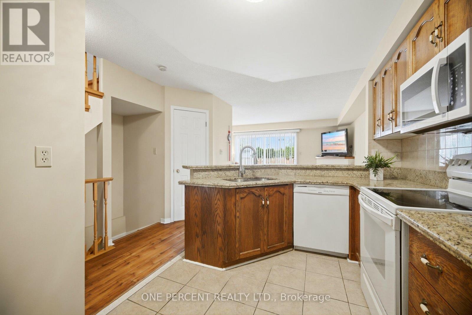 2025 Cleaver Avenue, Burlington, Ontario  L7M 4H8 - Photo 10 - W13074354