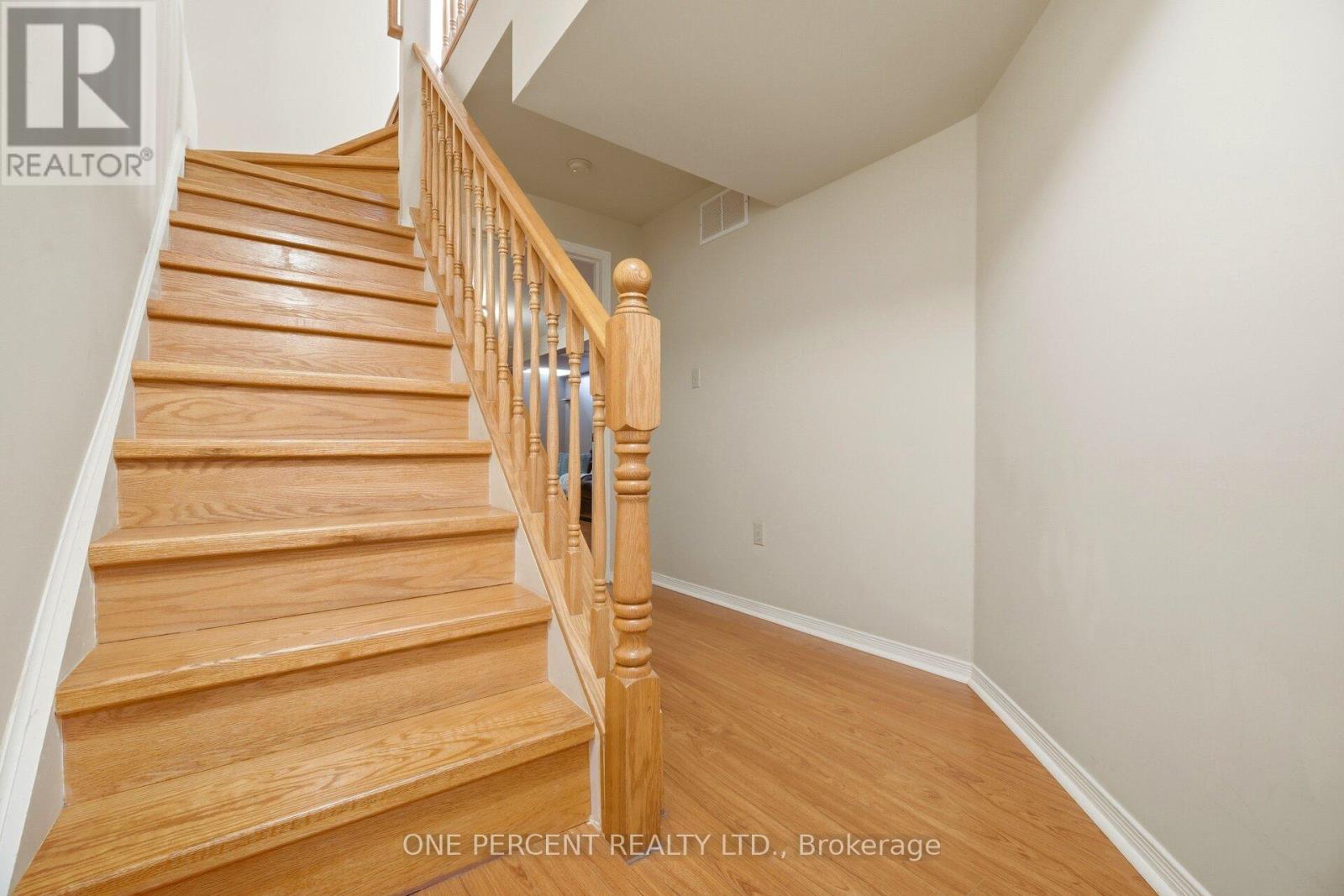 2025 Cleaver Avenue, Burlington, Ontario  L7M 4H8 - Photo 38 - W13074354