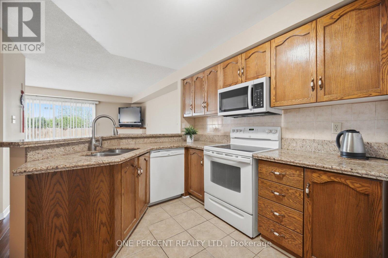 2025 Cleaver Avenue, Burlington, Ontario  L7M 4H8 - Photo 8 - W13074354