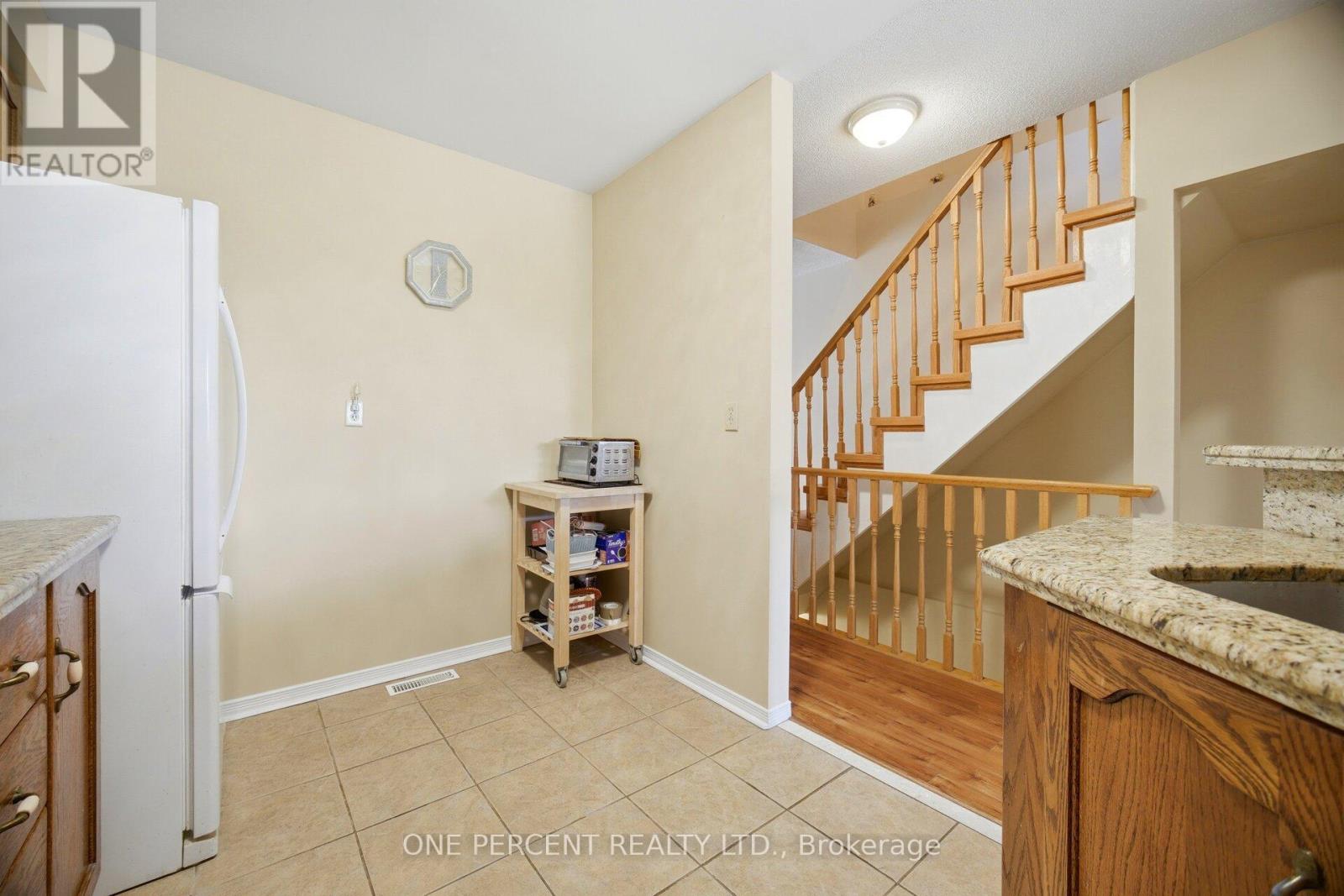 2025 Cleaver Avenue, Burlington, Ontario  L7M 4H8 - Photo 9 - W13074354
